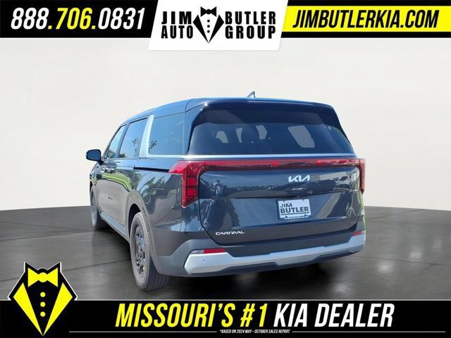Used 2026 Kia Carnival FWD image 4