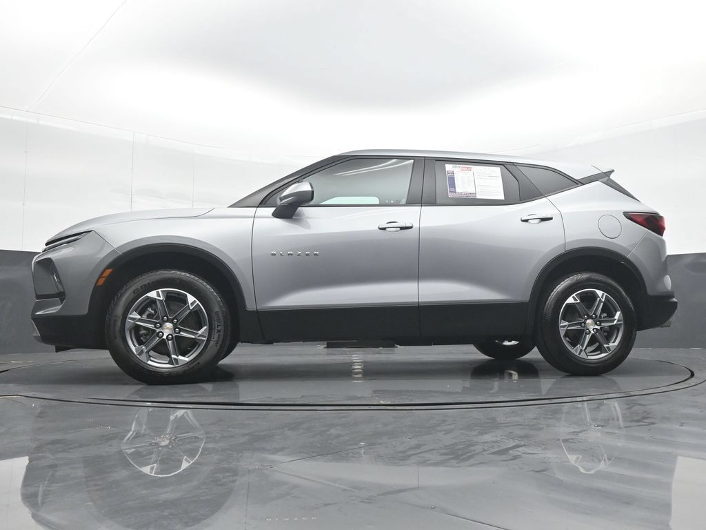 Used 2025 Chevrolet Blazer LT FWD image 28