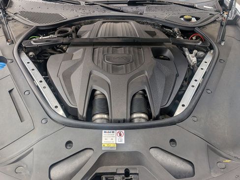 Certified 2023 Porsche Panamera image 28