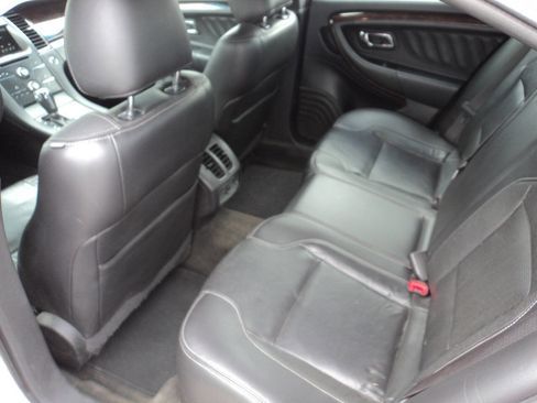 Used 2015 Ford Taurus Limited image 11