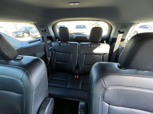 Used 2023 Ford Explorer Limited image 32