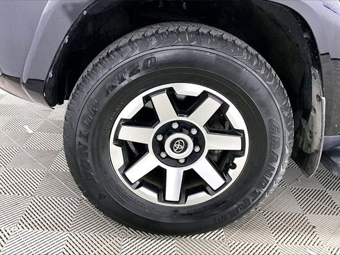 Used 2024 Toyota 4Runner TRD Off-Road Premium image 7