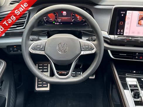 New 2025 Volkswagen Atlas Peak Edition SE image 12