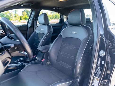 Used 2023 Kia Forte GT-Line image 19