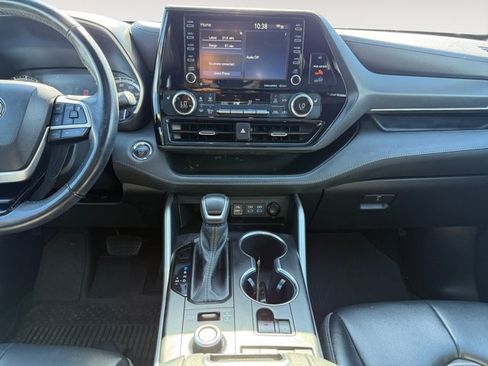 Used 2022 Toyota Highlander XSE AWD/4WD image 14