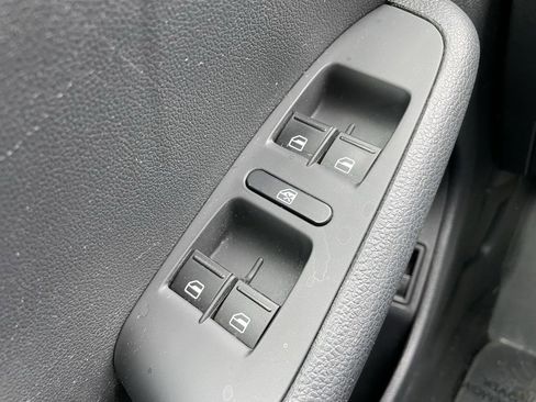 Used 2016 Volkswagen Jetta S image 21