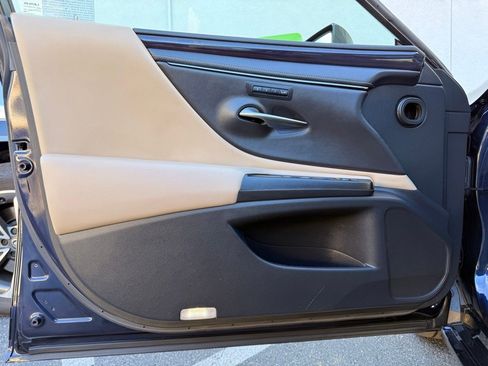 Used 2019 Lexus ES 350 Premium w/ Premium Package image 26