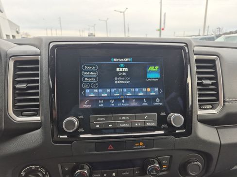 Used 2023 Nissan Frontier SV w/ Technology Package image 32