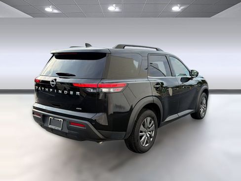 Used 2025 Nissan Pathfinder SV AWD/4WD image 9