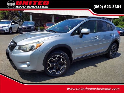 Used 2014 Subaru Crosstrek 2.0i Premium w/ Moonroof Package AWD/4WD image 1