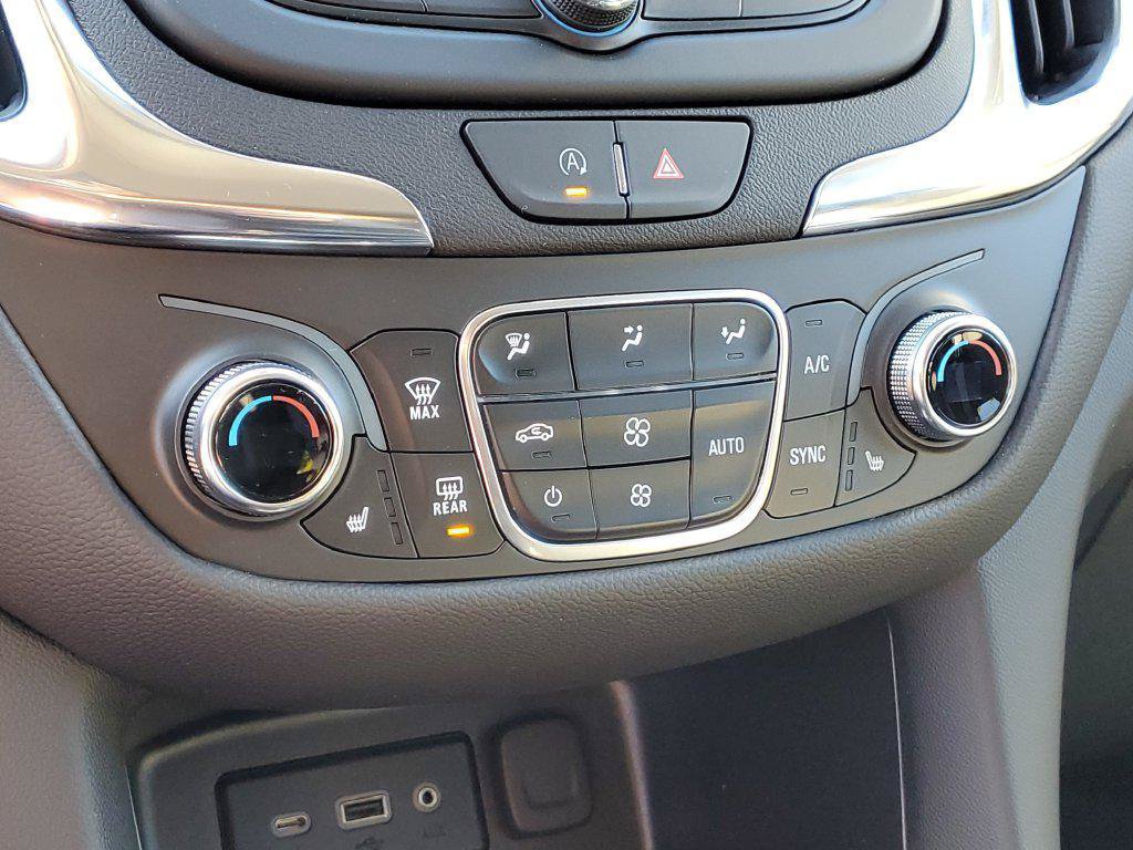 Used 2024 Chevrolet Equinox LT FWD image 16