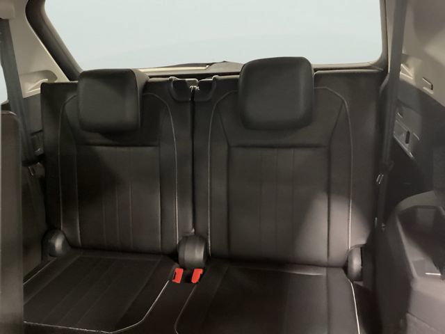 Certified 2023 Volkswagen Tiguan SE FWD image 15