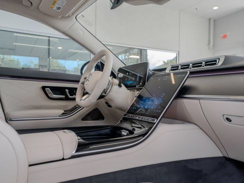 Used 2025 Mercedes-Benz S 63 AMG S image 18