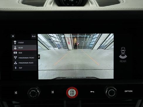 New 2026 Porsche Macan image 19