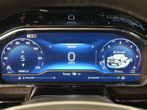 Used 2024 Chevrolet Silverado 2500 ZR2 w/ Technology Package image 13