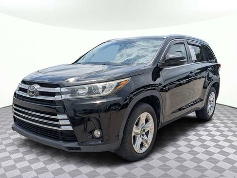 Used 2018 Toyota Highlander Limited FWD image 8