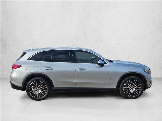 Used 2026 Mercedes-Benz GLC 300 image 4