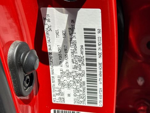 Certified 2017 Toyota Tacoma TRD Sport RWD image 23