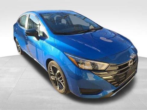 Used 2024 Nissan Versa SR image 1