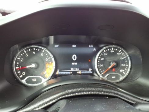 Used 2016 Jeep Renegade Limited w/ Safety & Security Group FWD image 29