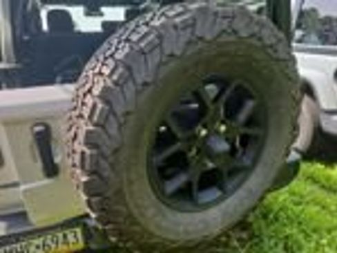 Used 2024 Jeep Wrangler Unlimited AWD/4WD image 19