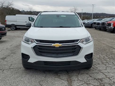 Used 2020 Chevrolet Traverse LS image 2