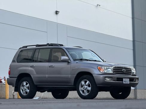 Used 2003 Toyota Land Cruiser image 9