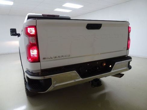 Used 2021 Chevrolet Silverado 2500 LT w/ Convenience Package AWD/4WD image 11