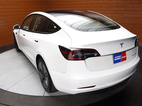 Used 2021 Tesla Model 3 Long Range image 13