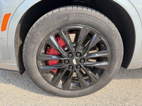 Used 2023 Cadillac XT6 Sport w/ Technology Package AWD/4WD image 7