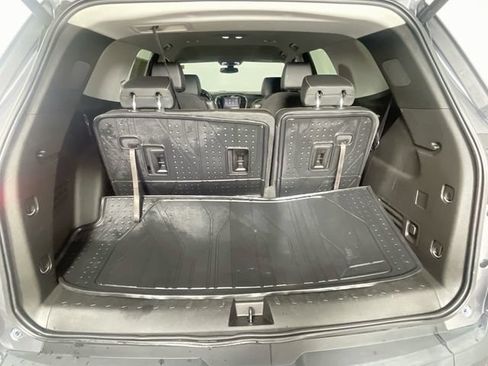 Used 2019 Chevrolet Traverse LT w/ LPO, Floor Liner Package FWD image 26