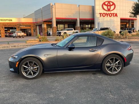 Used 2017 MAZDA MX-5 Miata RF Grand Touring RWD image 8