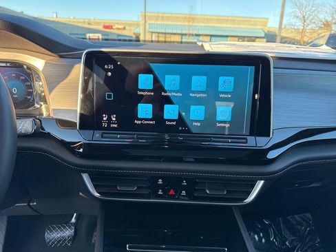 New 2025 Volkswagen Atlas Cross Sport SE image 17