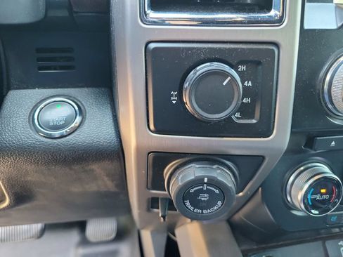 Used 2016 Ford F150 Platinum w/ Equipment Group 701A Luxury AWD/4WD image 23