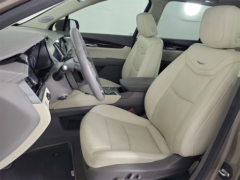 Certified 2023 Cadillac XT6 Premium Luxury w/ Technology Package image 17