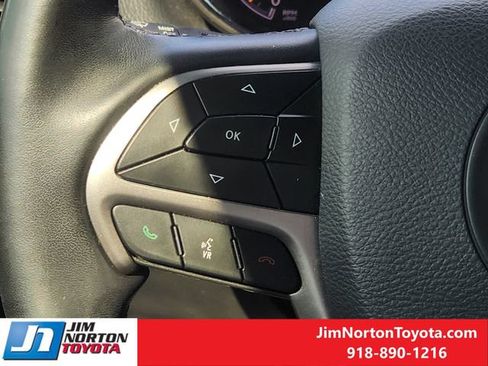 Used 2022 Jeep Grand Cherokee Laredo X AWD/4WD image 29