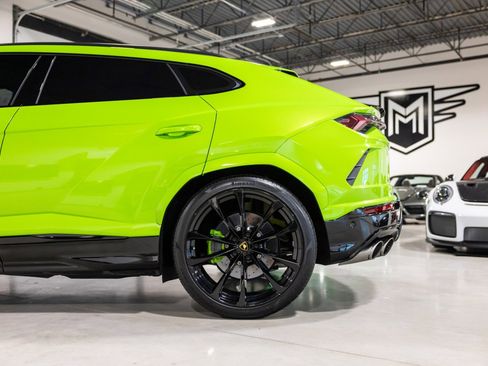 Used 2022 Lamborghini Urus image 16
