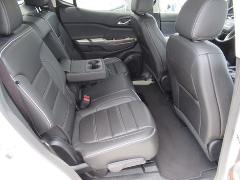 Used 2023 GMC Acadia Denali AWD/4WD image 31