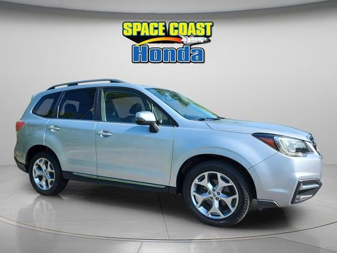 Used 2017 Subaru Forester 2.5i Touring AWD/4WD image 12