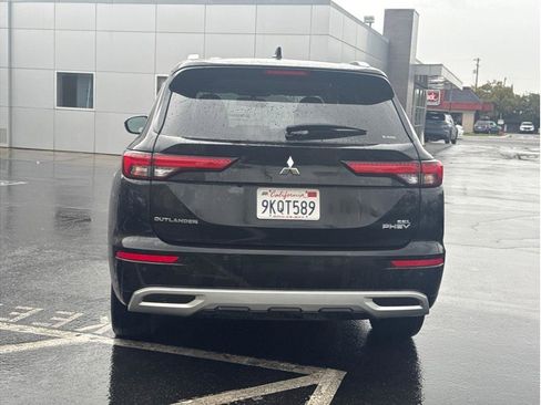 Used 2023 Mitsubishi Outlander SEL image 6