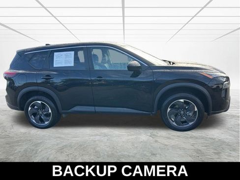 Used 2024 Nissan Rogue SV image 4