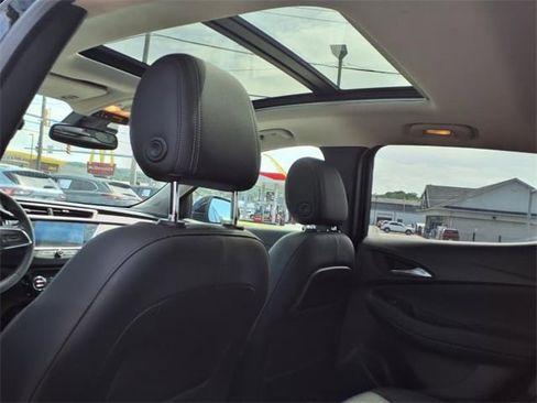 Used 2022 Buick Encore GX Essence w/ Advanced Technology Package image 17