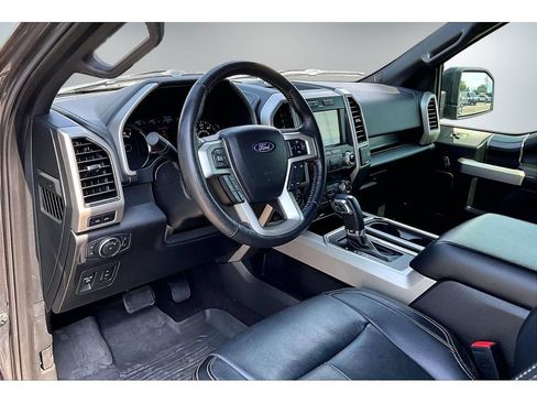 Used 2019 Ford F150 Lariat w/ Equipment Group 502A Luxury AWD/4WD image 18