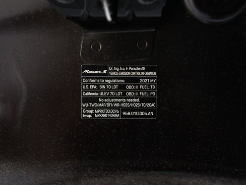 Certified 2021 Porsche Macan S AWD/4WD image 40