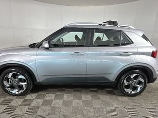 Certified 2023 Hyundai Venue SEL FWD video 5