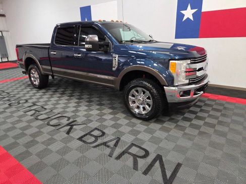 Used 2017 Ford F250 Lariat w/ Chrome Package image 15
