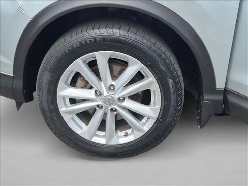 Used 2017 Nissan Rogue Sport S w/ S Appearance Package FWD image 16