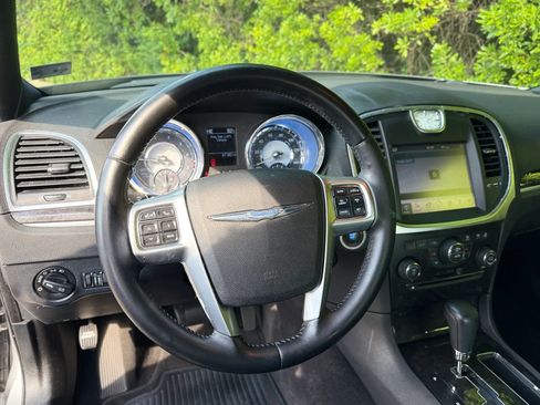 Used 2011 Chrysler 300 Limited RWD image 51
