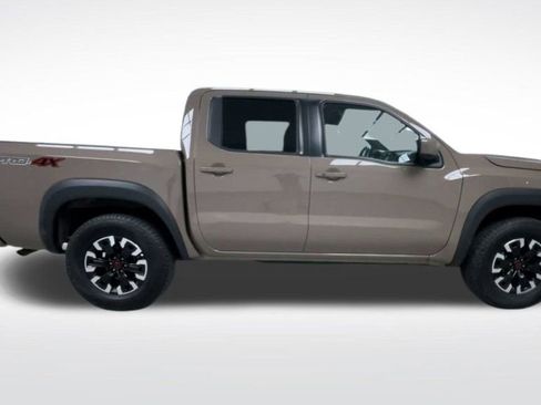 Used 2024 Nissan Frontier PRO-4X image 24