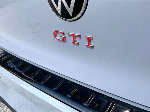 Used 2025 Volkswagen GTI SE FWD image 10